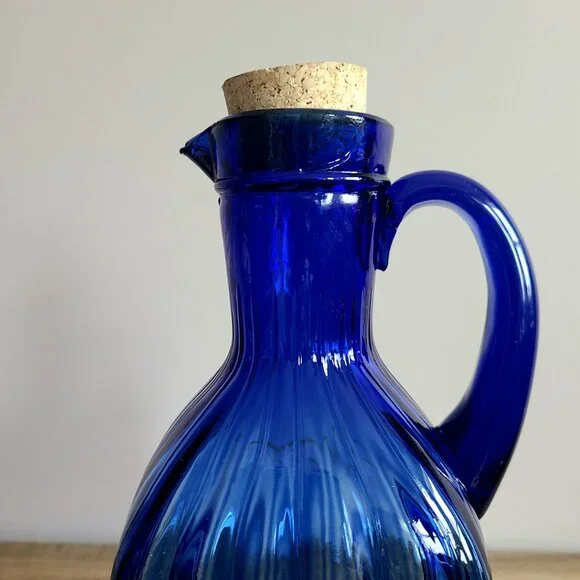 Cobalt blue ribbed glass bottle/jar/decanter with cork stopper. - Picture 2 of 12
